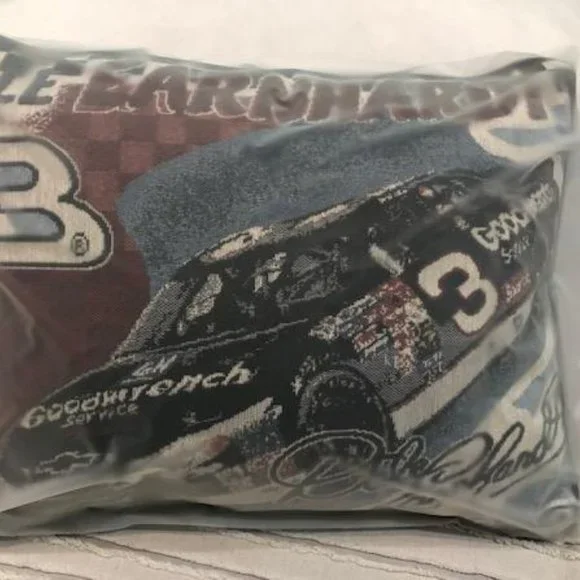 🔴 Last One - NEW & Vintage - NASCAR Dale Earnhardt #3 Tapestry Woven Pillow - Picture 4 of 4